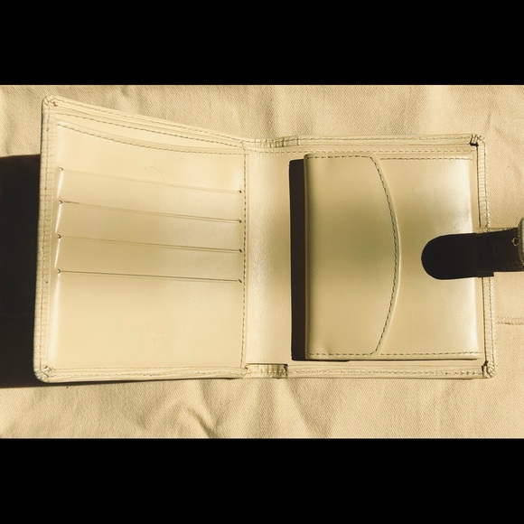 LOUIS VUITTON Vanilla Epi Leather Compact Wallet - Picture 5 of 8